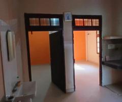 HOUSE/ROOMS FOR RENT
